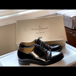 Cole Haan dress men’s shoes. Worn only a few times. Excellent condition.